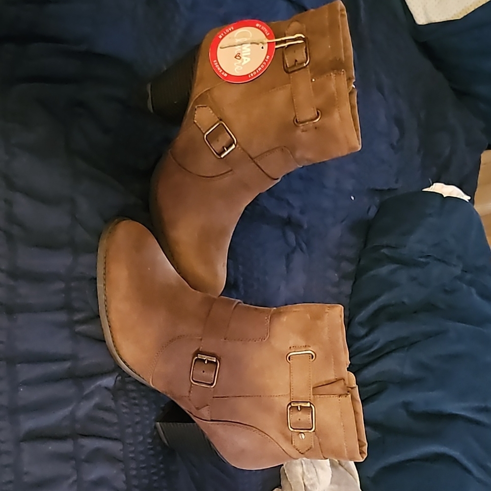 Mia Amore size 11 Brown Suede Ankle Boots with Comfortable Fit